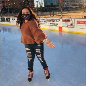 Meet your Posher, Leslie